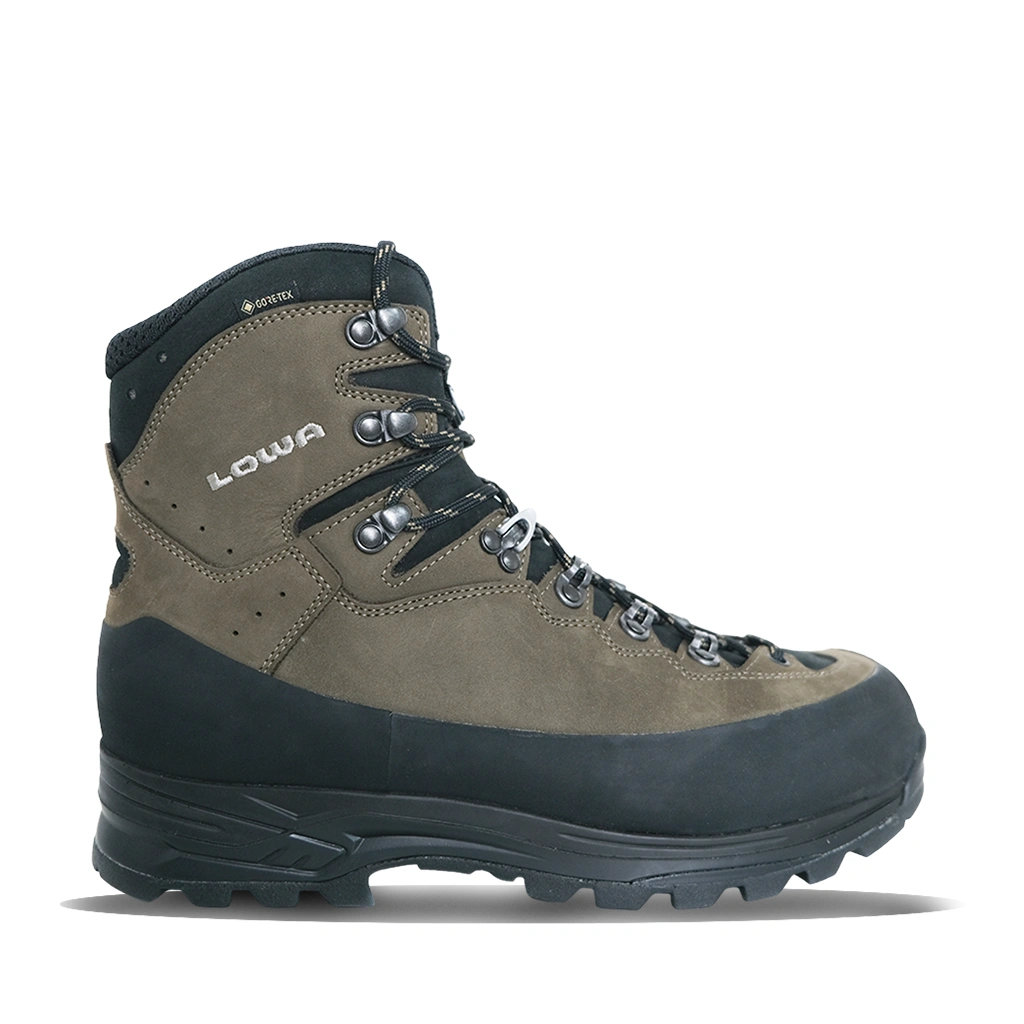 Highcountry Evo GTX: Dağların Efendisi, Göz Kamaştıran Zirveler Seni Bekliyor!